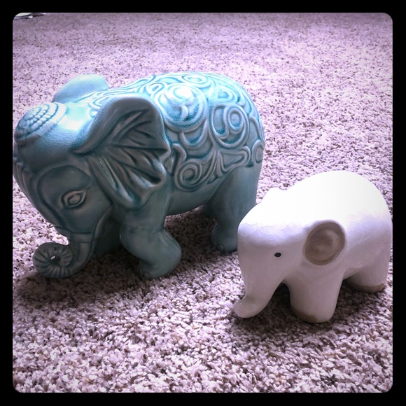 Elephants 🐘 - Picture 1 of 7